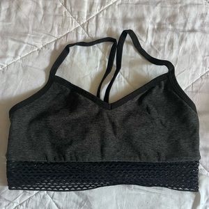 Beyond yoga gray and black sports bra size small